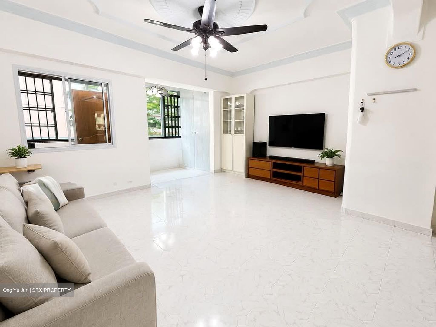 Blk 549 Jurong West Street 42 (Jurong West), HDB Executive #609784951